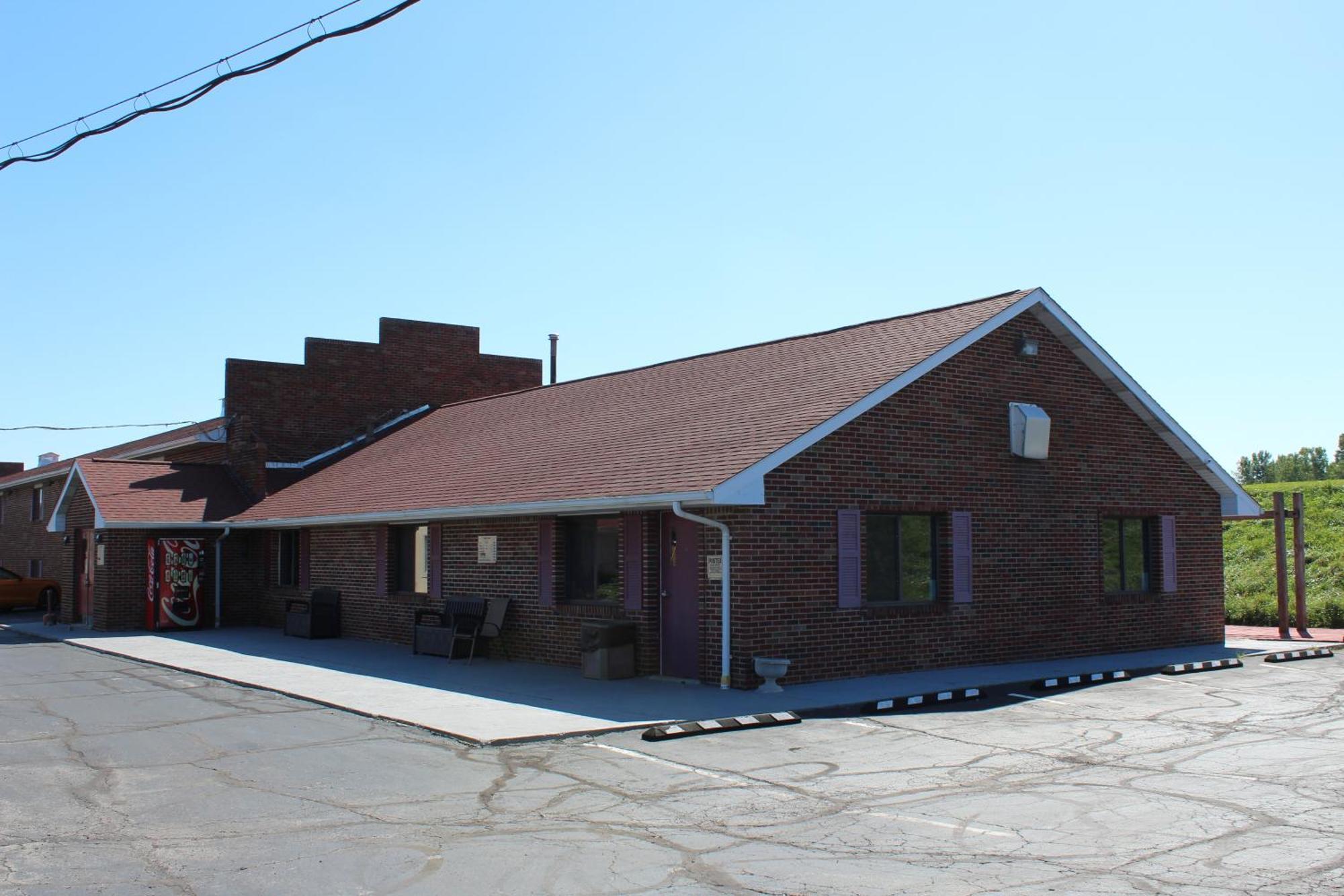 Bellevue Hotel And Suites Exterior photo
