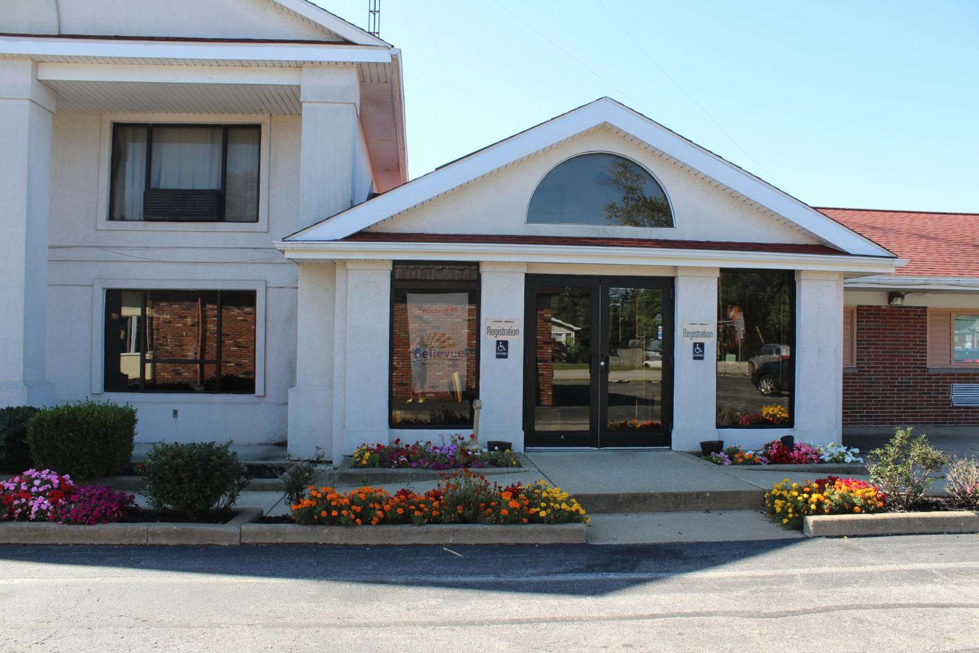 Bellevue Hotel And Suites Exterior photo