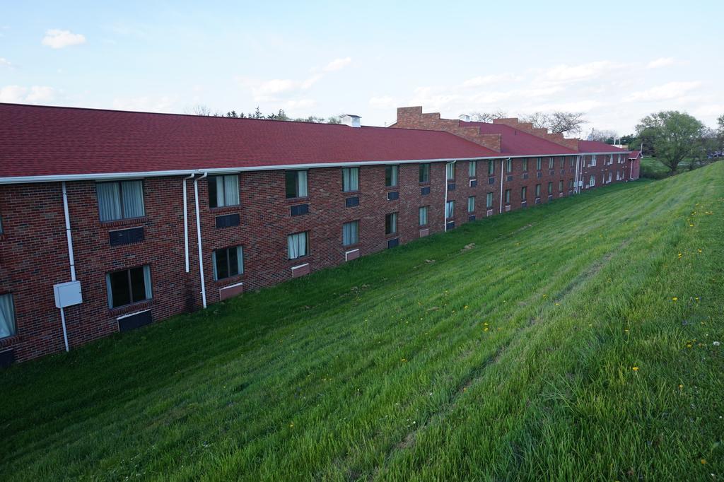 Bellevue Hotel And Suites Exterior photo